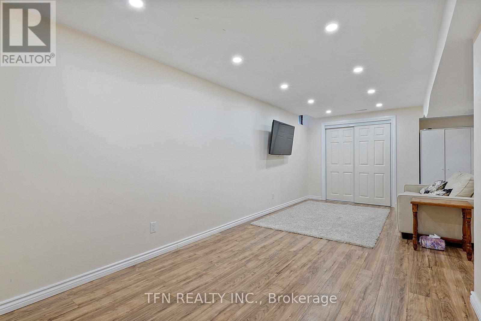Photo 41 of 86 Thornbrook Court, Vaughan ON