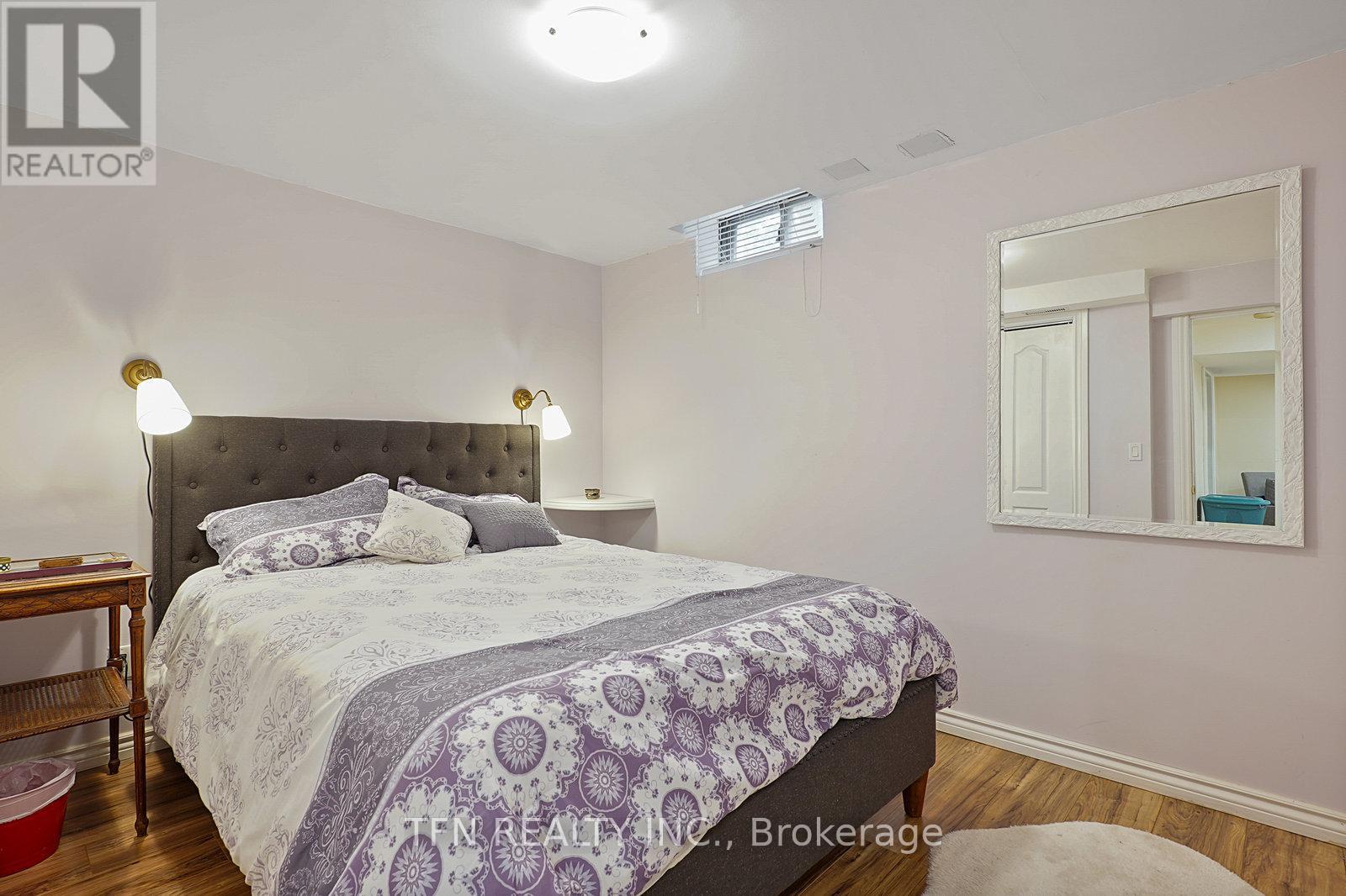 Photo 17 of 86 Thornbrook Court, Vaughan ON