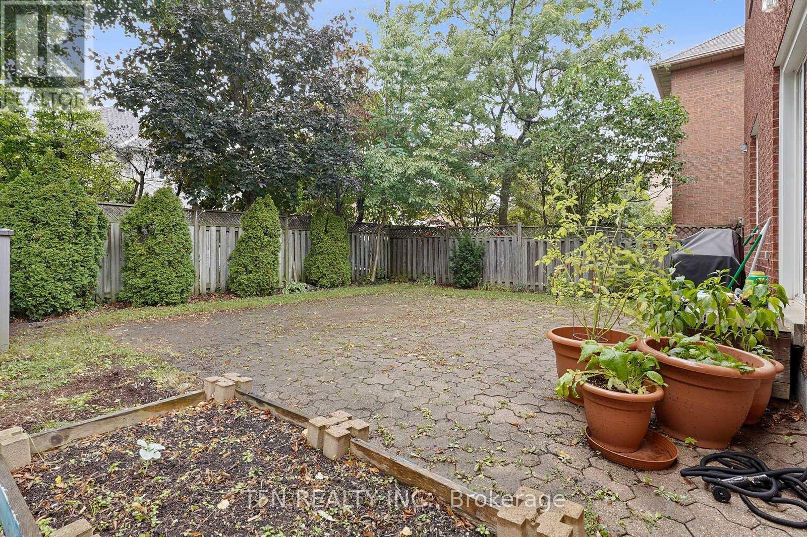 Photo 34 of 86 Thornbrook Court, Vaughan ON