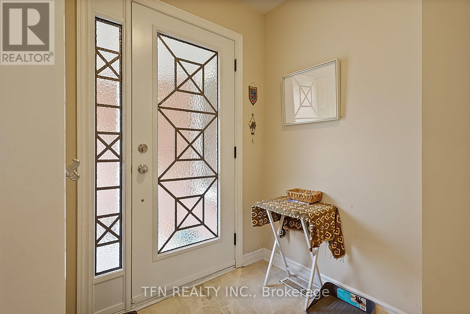 Photo 1 of 86 Thornbrook Court, Vaughan ON