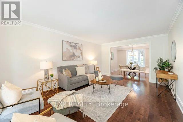 Photo 12 of 42 Hillside Drive, Brampton ON
