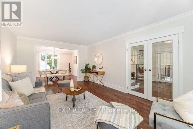 Photo 13 of 42 Hillside Drive, Brampton ON