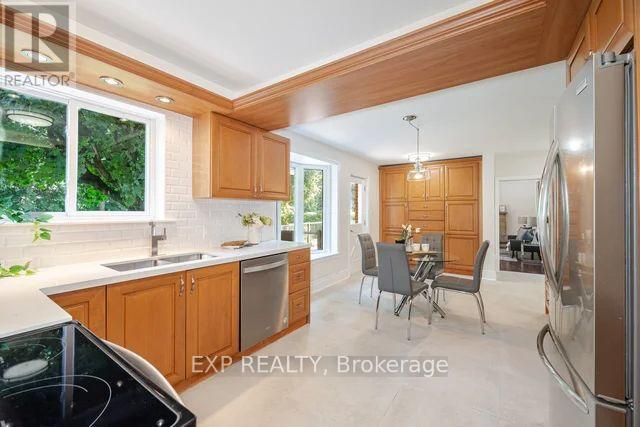 Photo 18 of 42 Hillside Drive, Brampton ON