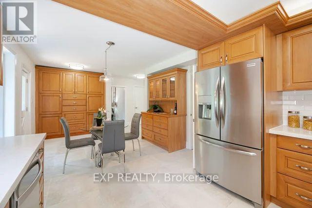 Photo 19 of 42 Hillside Drive, Brampton ON