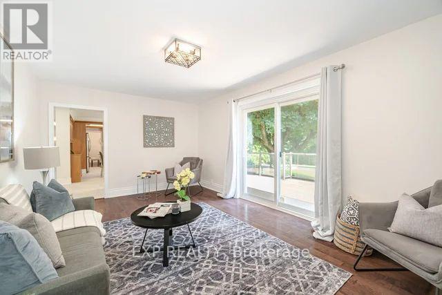 Photo 26 of 42 Hillside Drive, Brampton ON