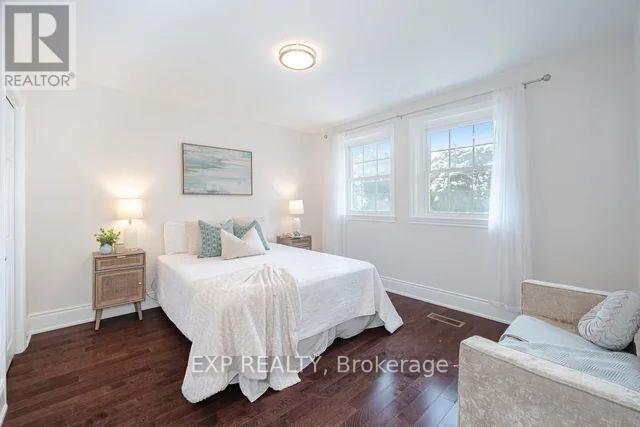 Photo 33 of 42 Hillside Drive, Brampton ON