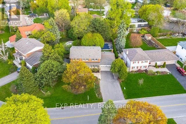 Photo 3 of 42 Hillside Drive, Brampton ON