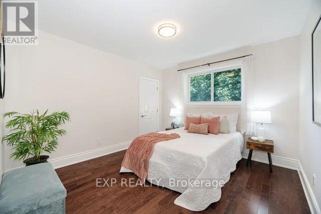 Photo 34 of 42 Hillside Drive, Brampton ON