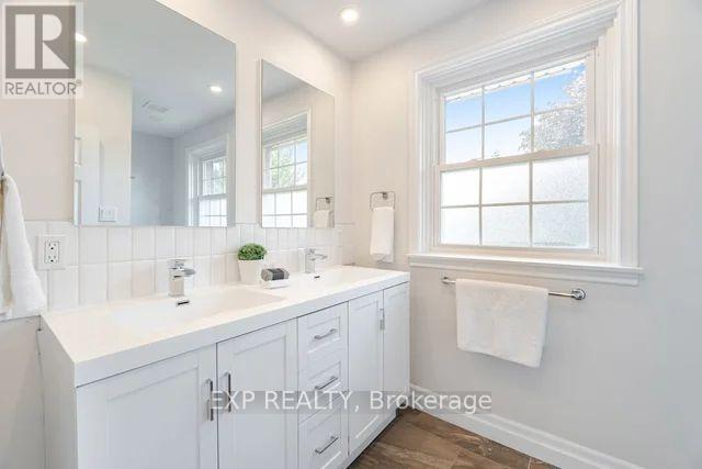 Photo 38 of 42 Hillside Drive, Brampton ON