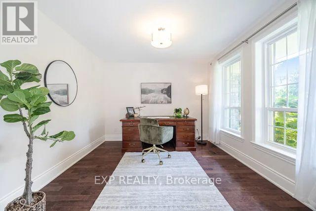 Photo 7 of 42 Hillside Drive, Brampton ON