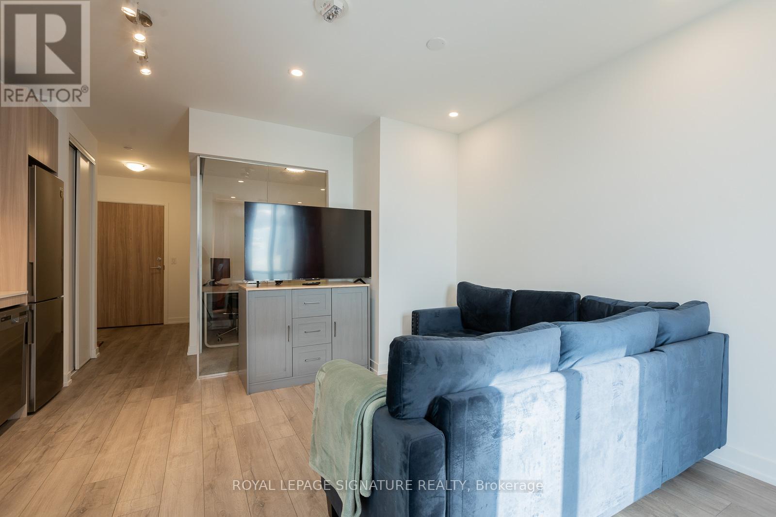 Photo 23 of 824 3100 Keele Street, Toronto ON