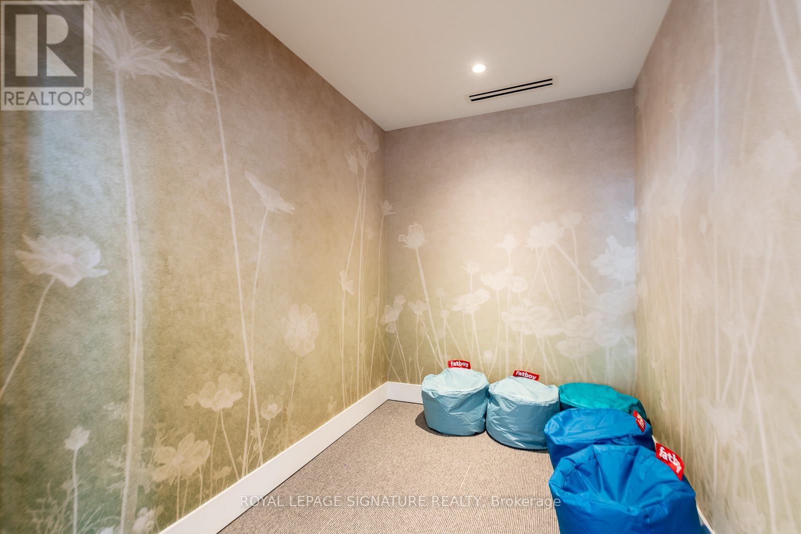 Photo 4 of 824 3100 Keele Street, Toronto ON