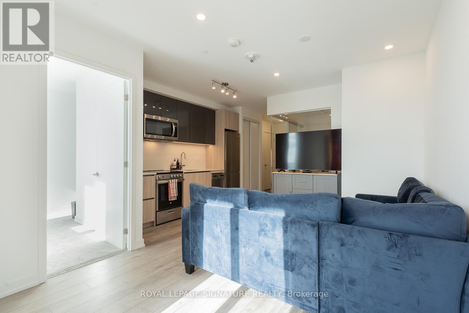 Photo 8 of 824 3100 Keele Street, Toronto ON