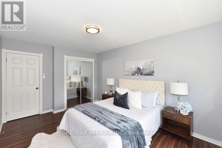 Photo 3 of 18 2 North Street, Barrie ON