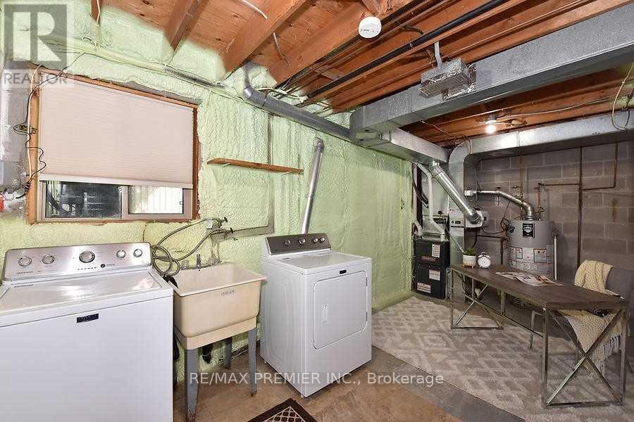Photo 21 of 18 2 North Street, Barrie ON
