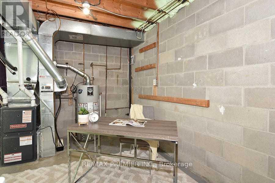 Photo 2 of 18 2 North Street, Barrie ON