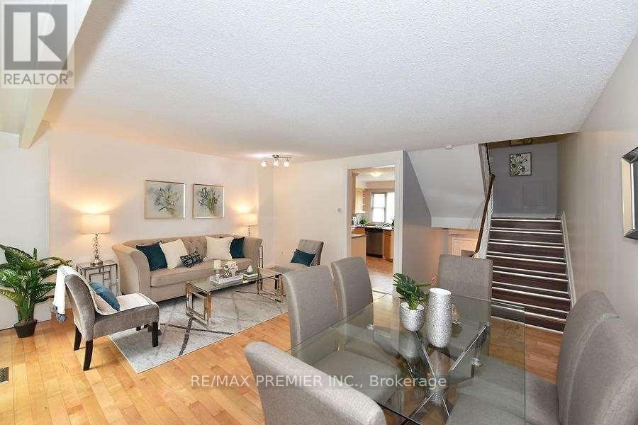 Photo 12 of 18 2 North Street, Barrie ON