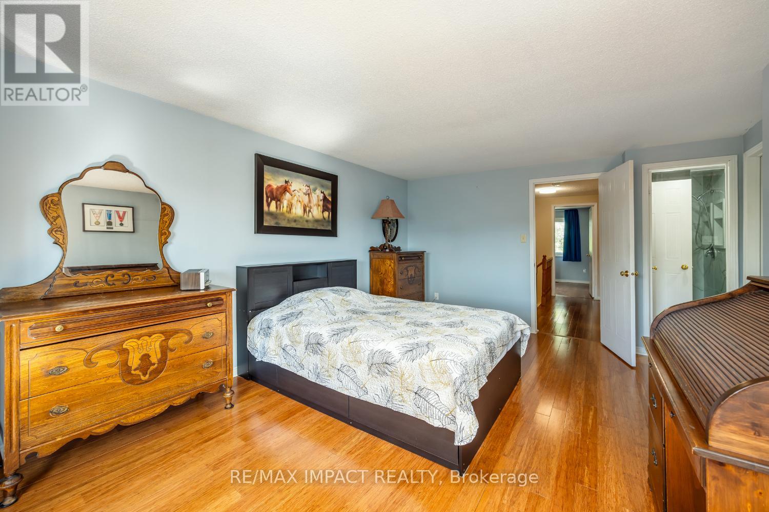 Photo 18 of 820 Bennett Crescent, Oshawa ON