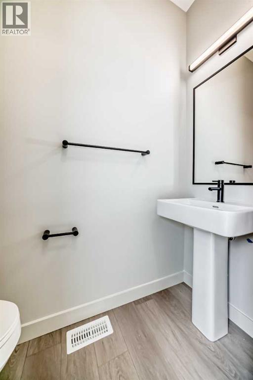 Photo 12 of 643 53 Avenue Sw, Calgary AB