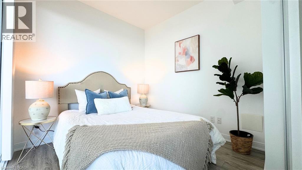 Photo 19 of 42 Charles Street E Unit 2409, Toronto ON