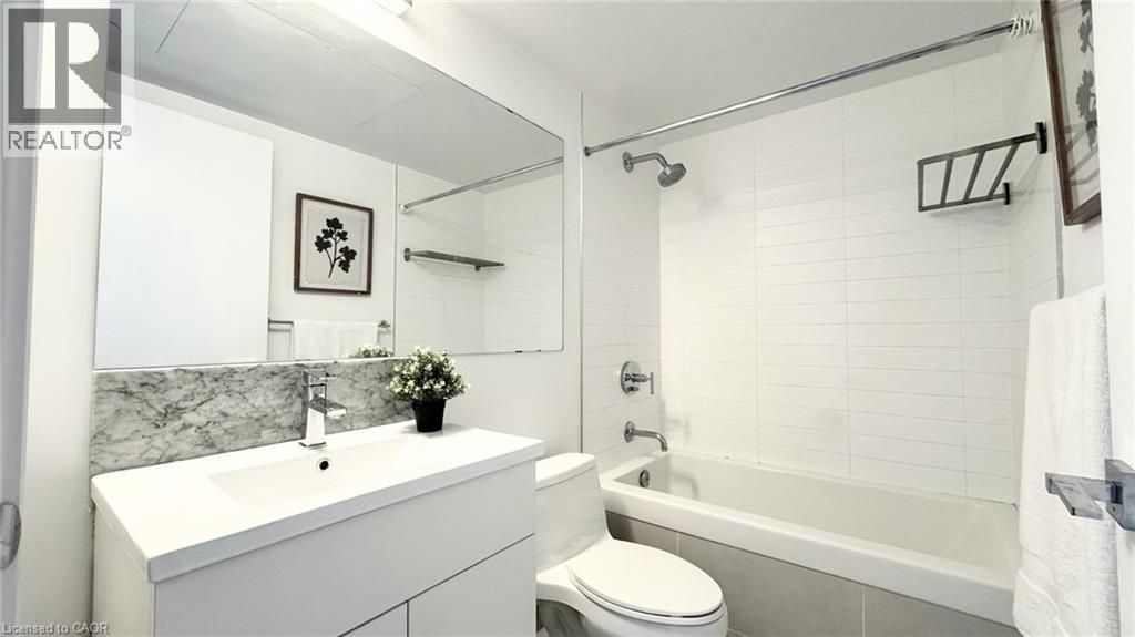 Photo 29 of 42 Charles Street E Unit 2409, Toronto ON