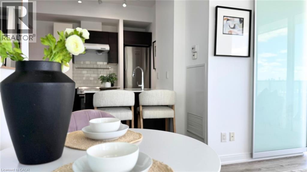 Photo 4 of 42 Charles Street E Unit 2409, Toronto ON