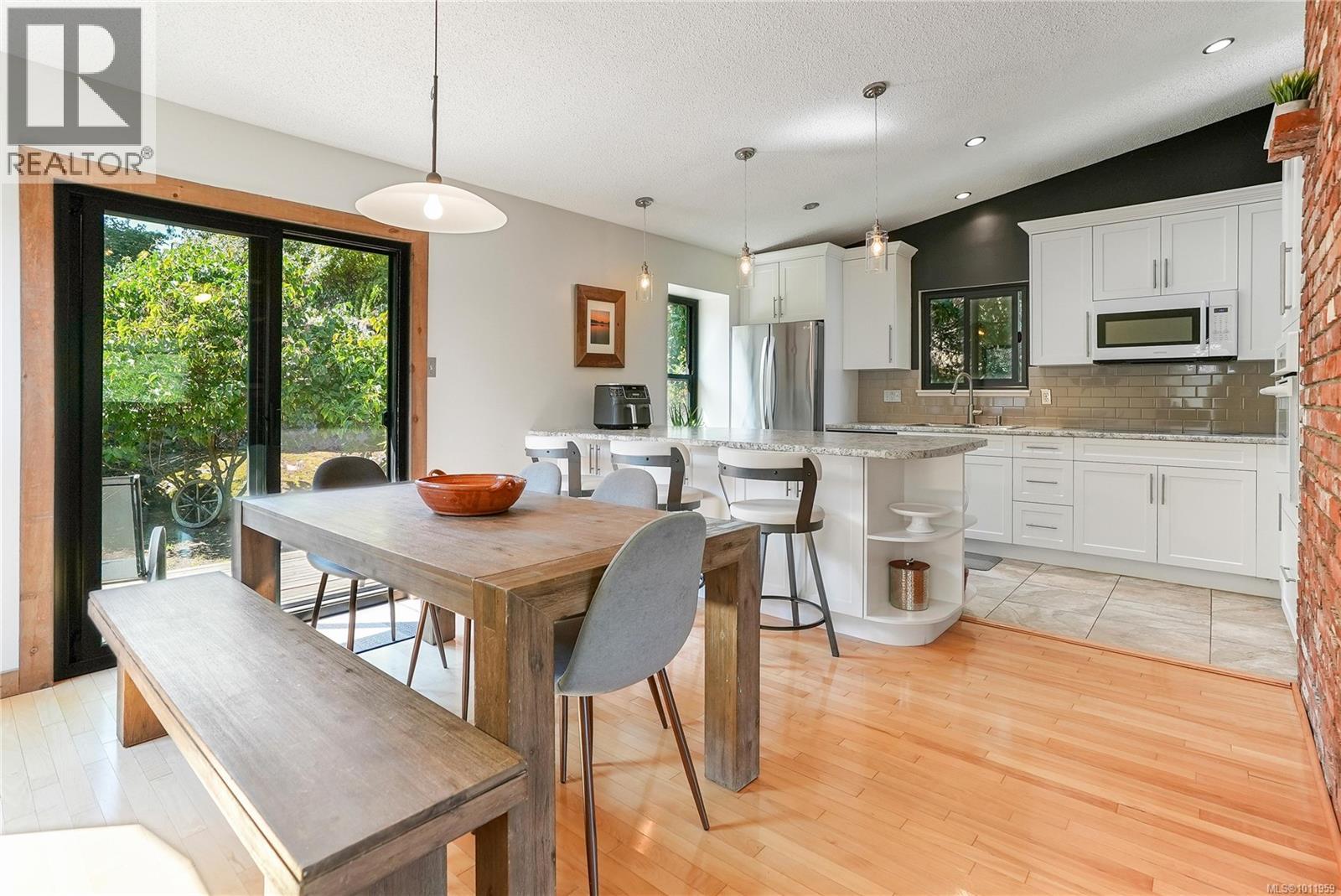 Photo 11 of 3372 Mary Anne Cres, Colwood BC