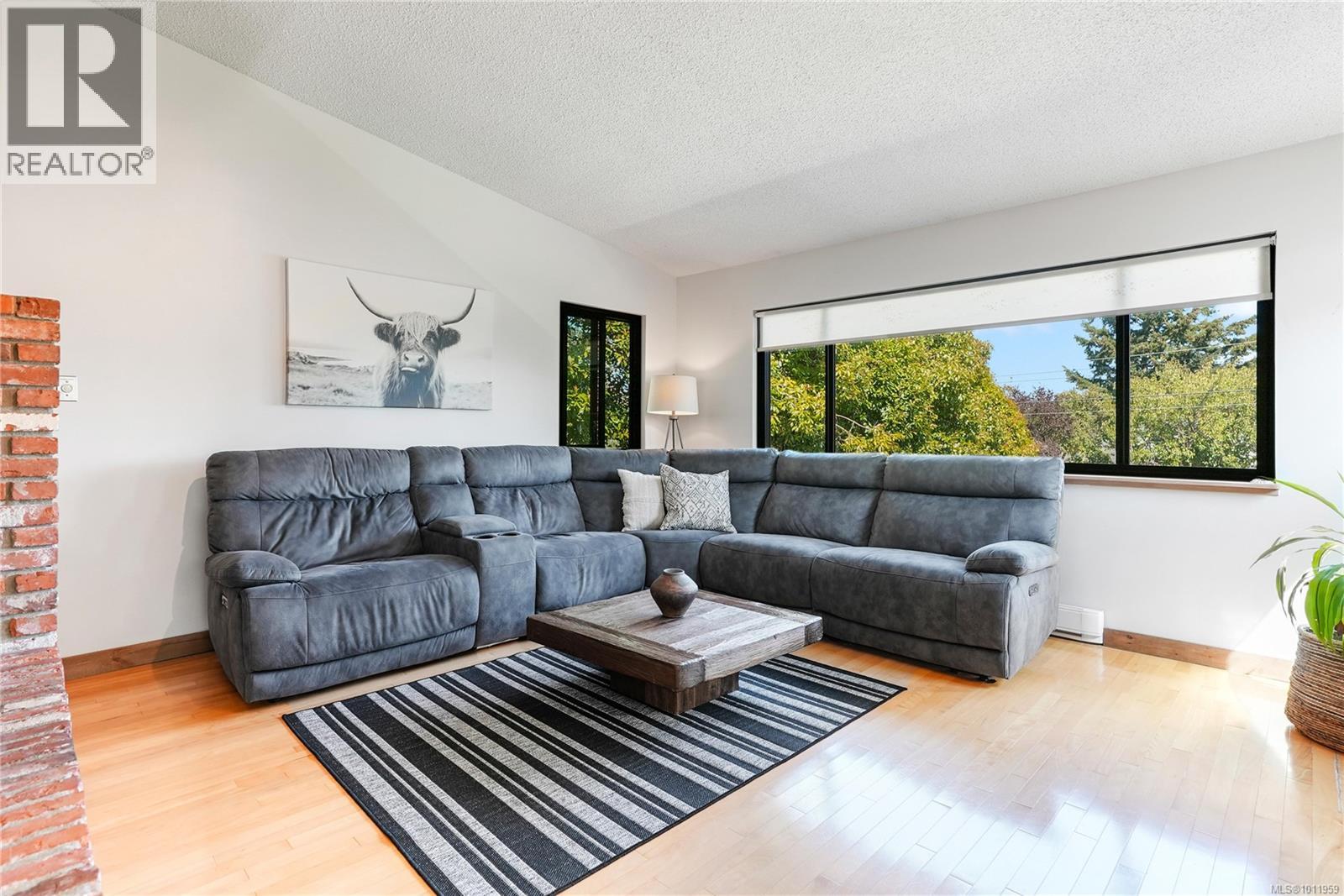 Photo 5 of 3372 Mary Anne Cres, Colwood BC