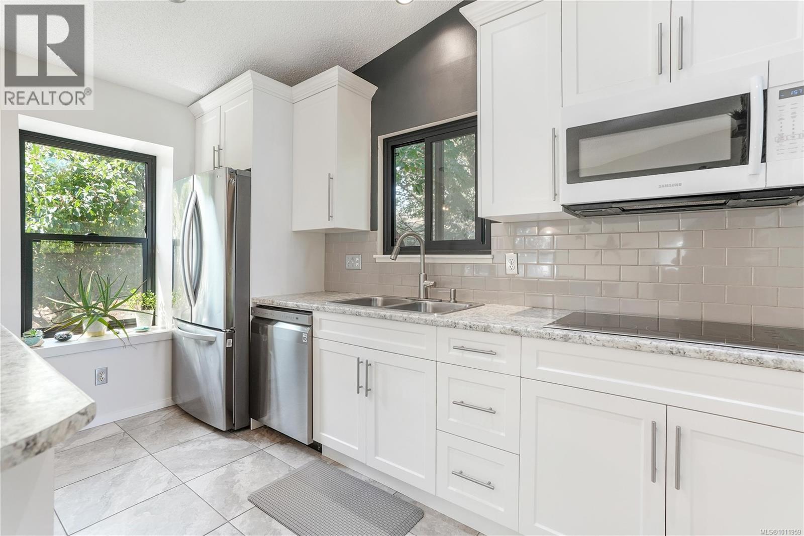 Photo 8 of 3372 Mary Anne Cres, Colwood BC