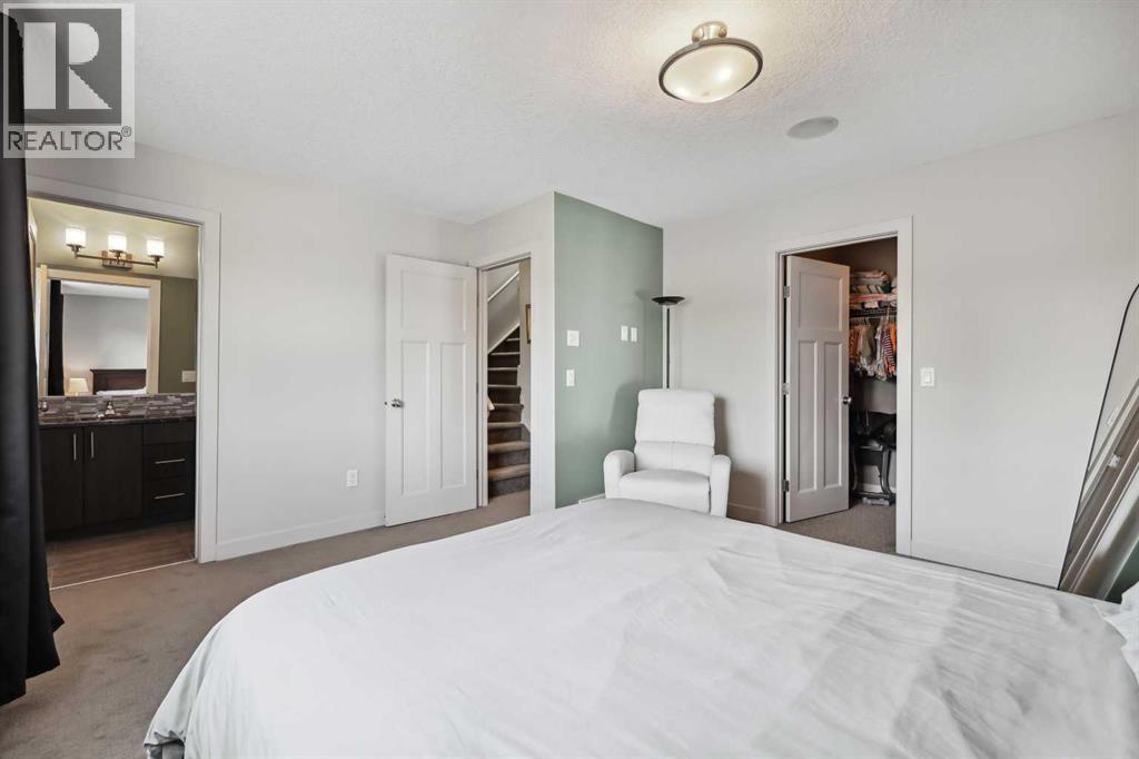 Photo 12 of 2 4728 17 Avenue Nw, Calgary AB