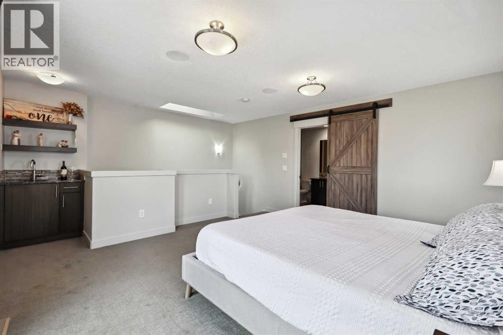 Photo 21 of 2 4728 17 Avenue Nw, Calgary AB