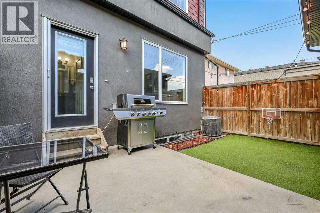 Photo 7 of 2 4728 17 Avenue Nw, Calgary AB