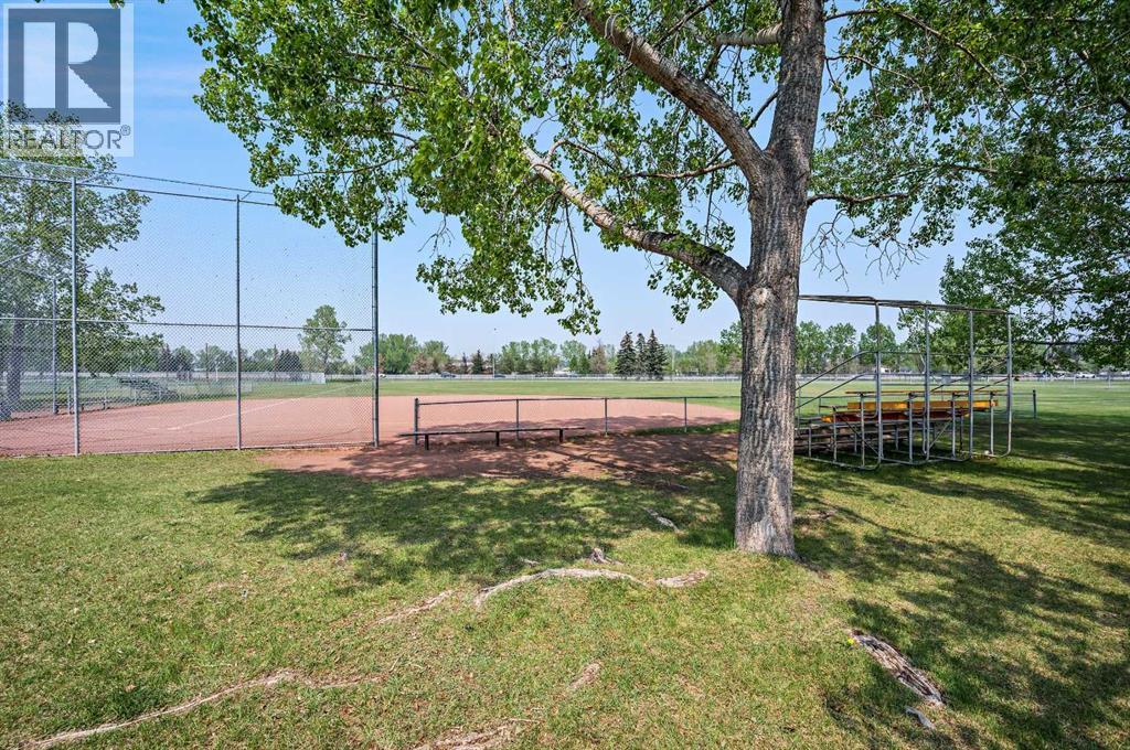 Photo 43 of 2 4728 17 Avenue Nw, Calgary AB