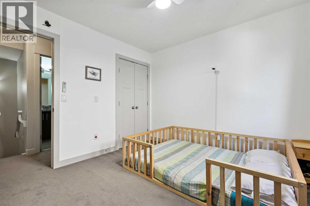 Photo 15 of 2 4728 17 Avenue Nw, Calgary AB