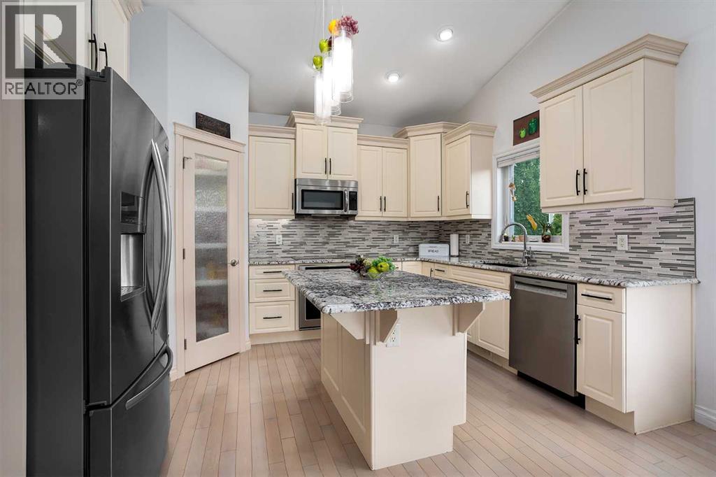 Photo 2 of 3317 52 B Street, Camrose AB