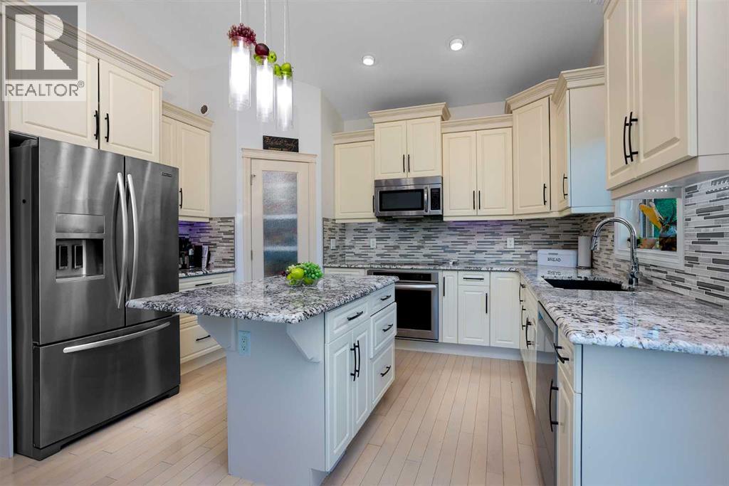 Photo 18 of 3317 52 B Street, Camrose AB