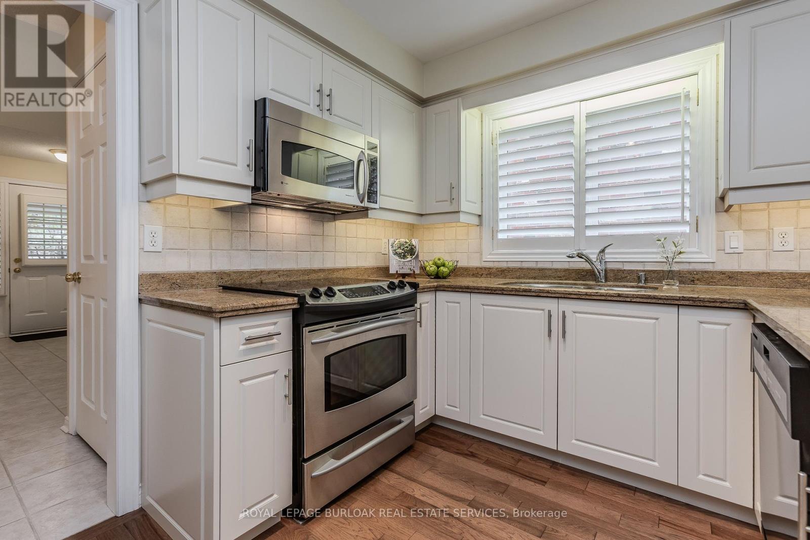 Photo 6 of 1148 Westhaven Drive, Burlington ON