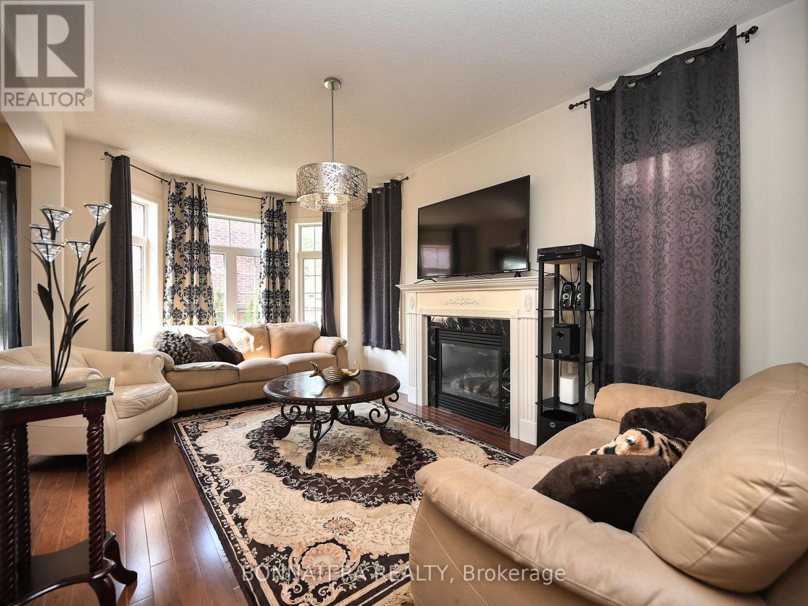 Photo 11 of 5679 Ethan Drive, Mississauga ON