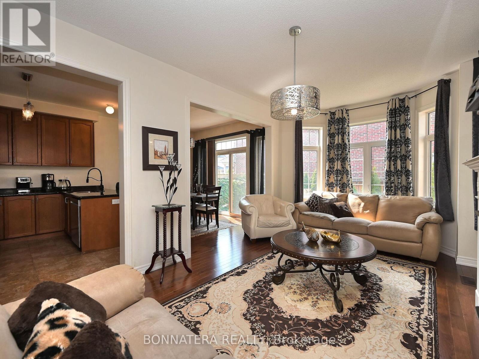 Photo 12 of 5679 Ethan Drive, Mississauga ON