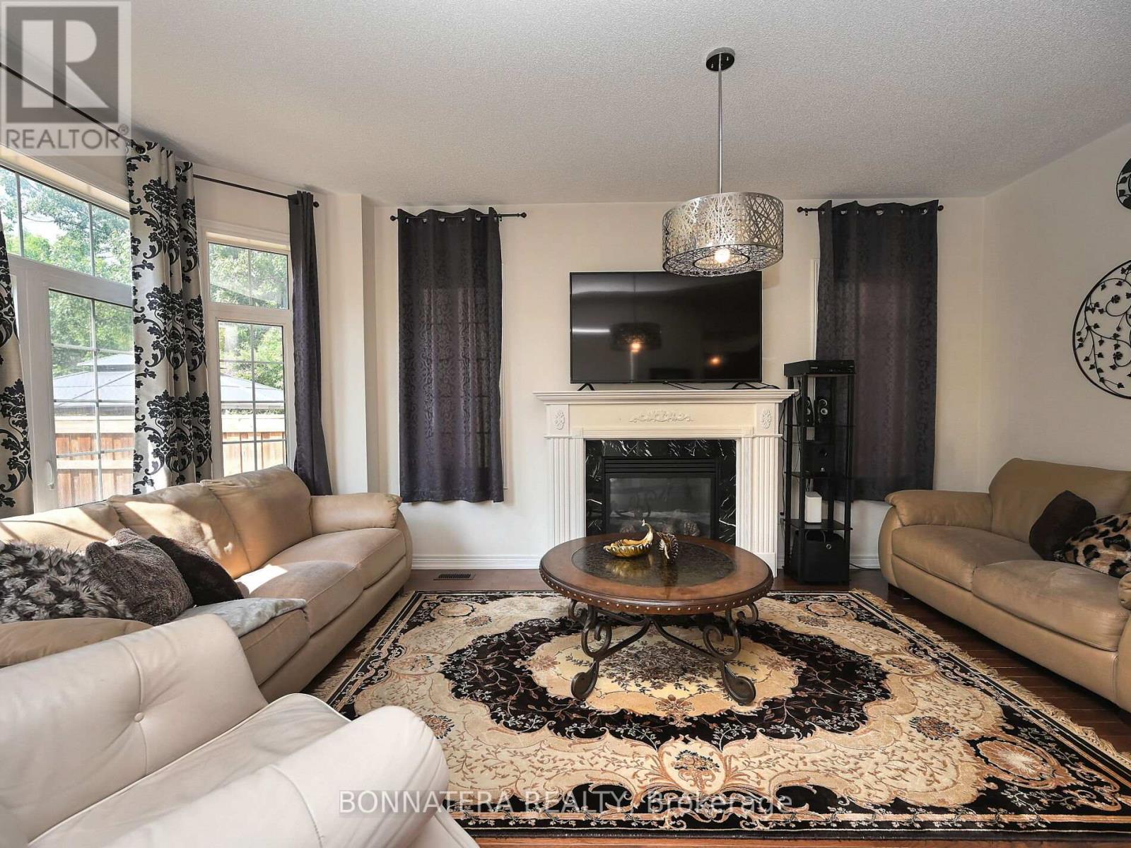 Photo 17 of 5679 Ethan Drive, Mississauga ON