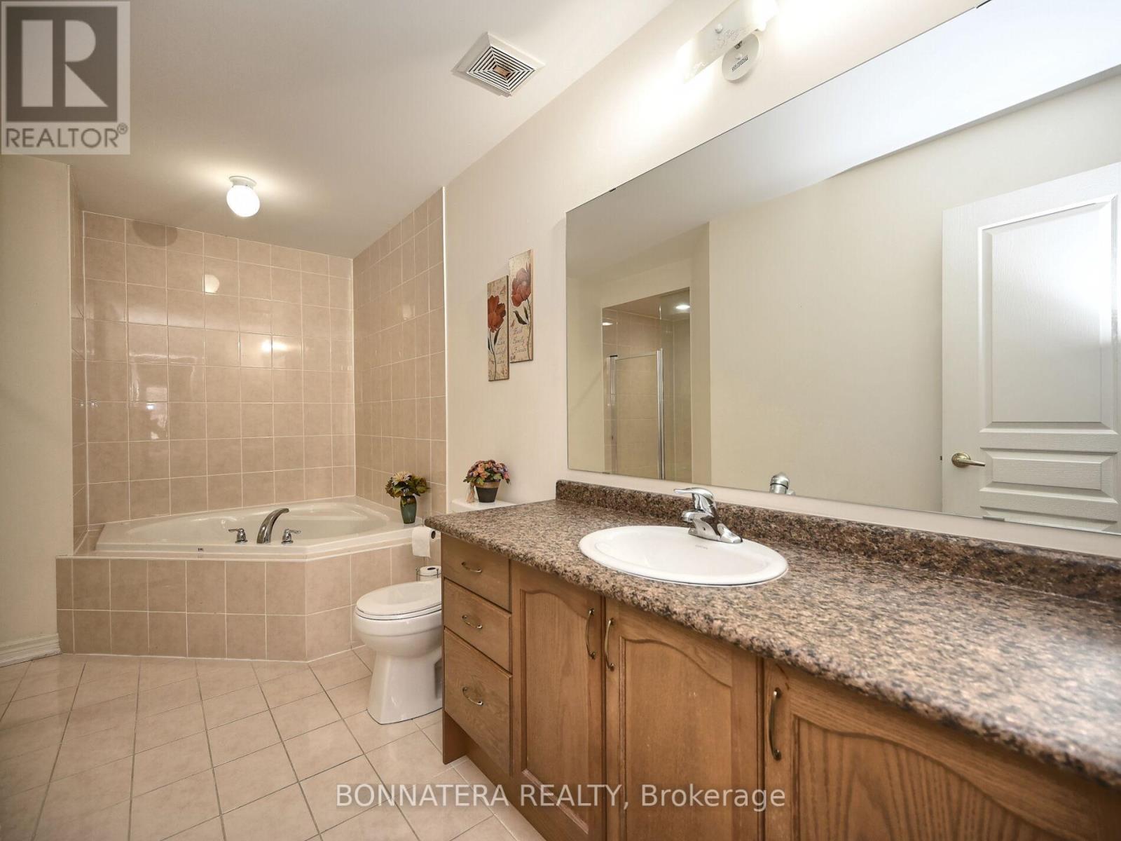 Photo 31 of 5679 Ethan Drive, Mississauga ON