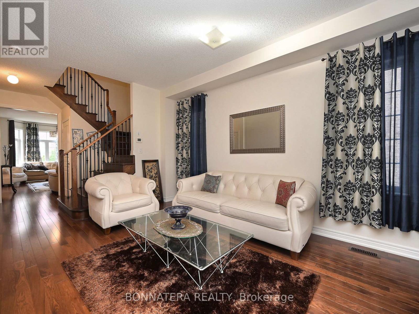Photo 6 of 5679 Ethan Drive, Mississauga ON