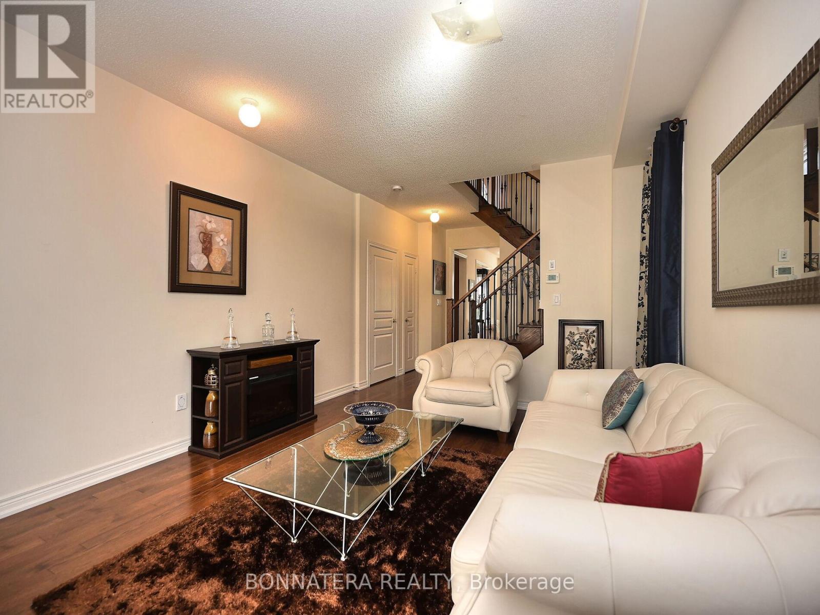 Photo 7 of 5679 Ethan Drive, Mississauga ON