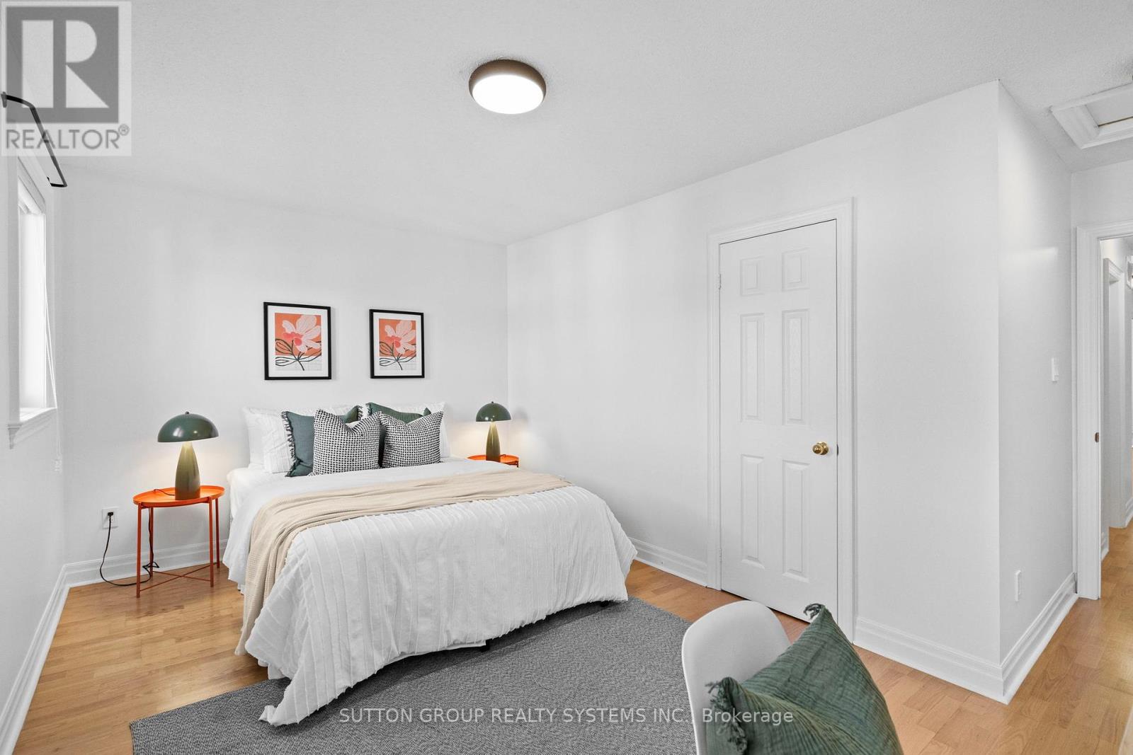 Photo 27 of 45 Algarve Crescent, Toronto ON