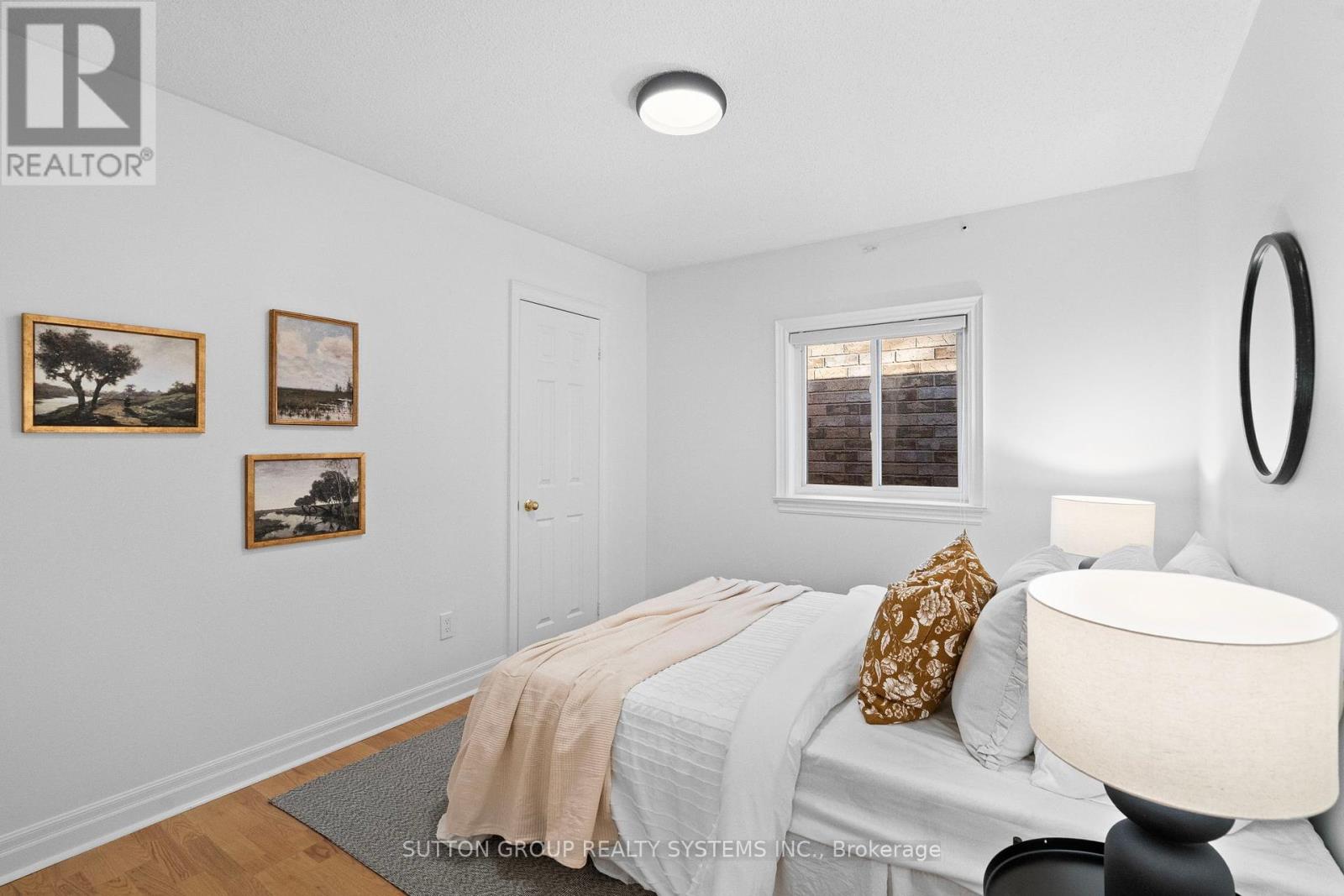 Photo 29 of 45 Algarve Crescent, Toronto ON