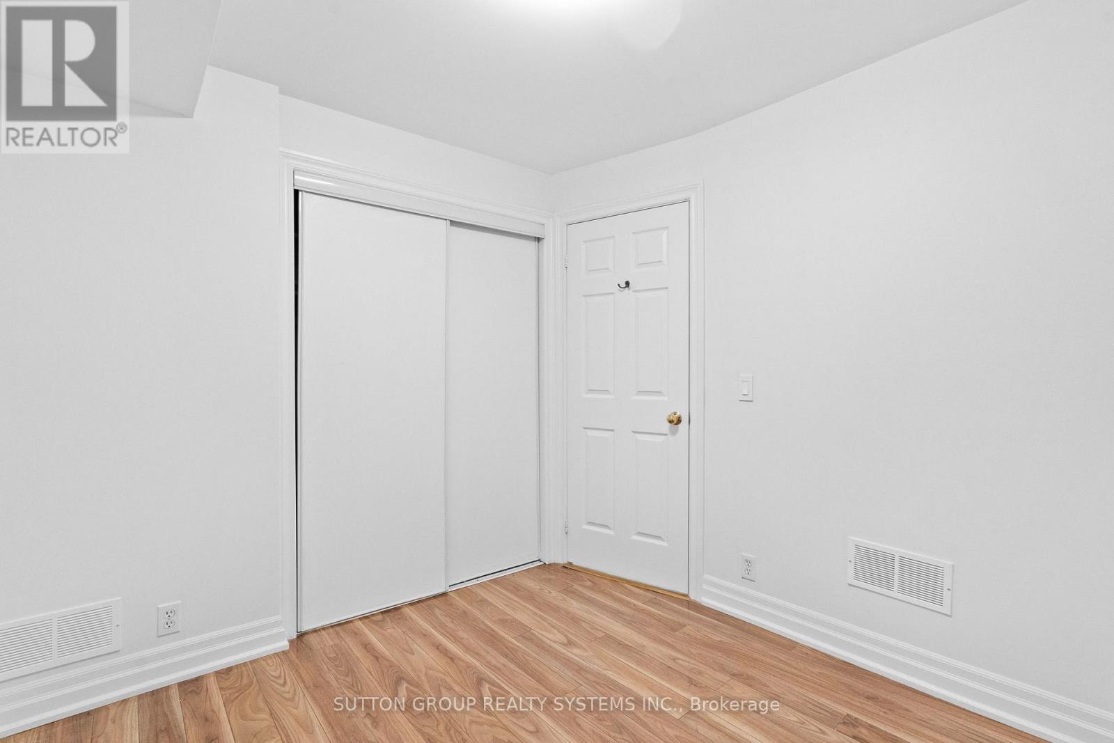 Photo 38 of 45 Algarve Crescent, Toronto ON