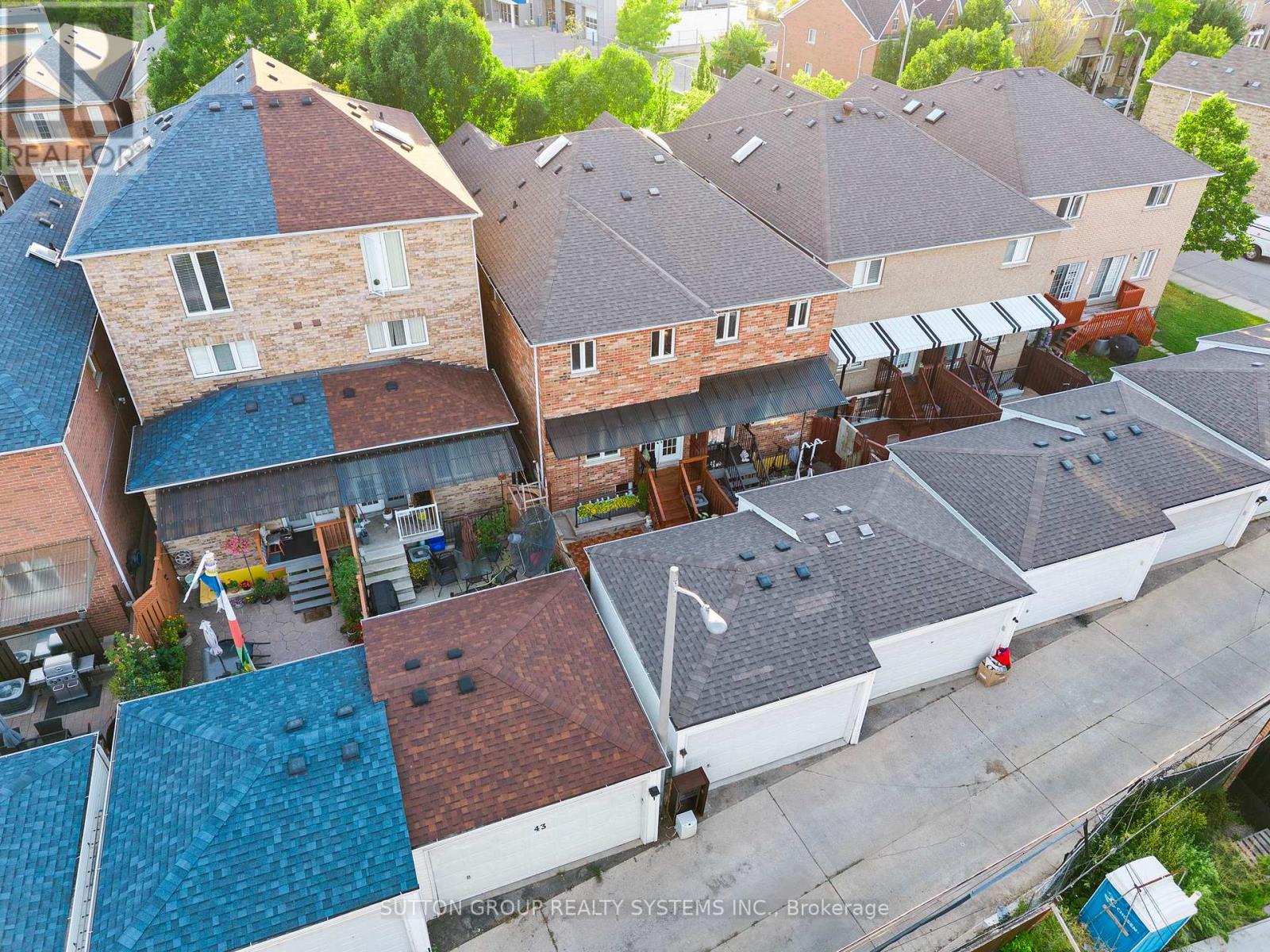 Photo 50 of 45 Algarve Crescent, Toronto ON
