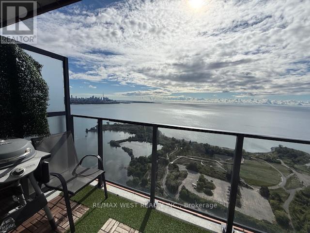 Photo 9 of 4308 20 Shore Breeze Drive, Toronto ON