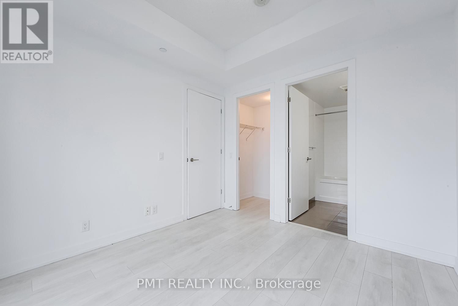 Photo 2 of 3902 2220 Lake Shore Boulevard W, Toronto ON