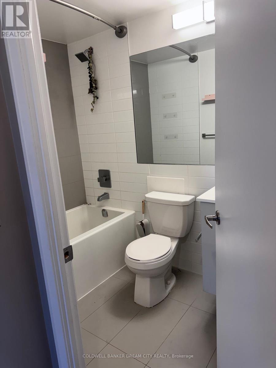 Photo 8 of 2708 30 Gibbs Road, Toronto ON
